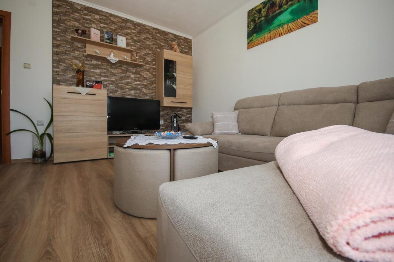 Apartman Lucija & Luka Otočac Zewnętrze zdjęcie