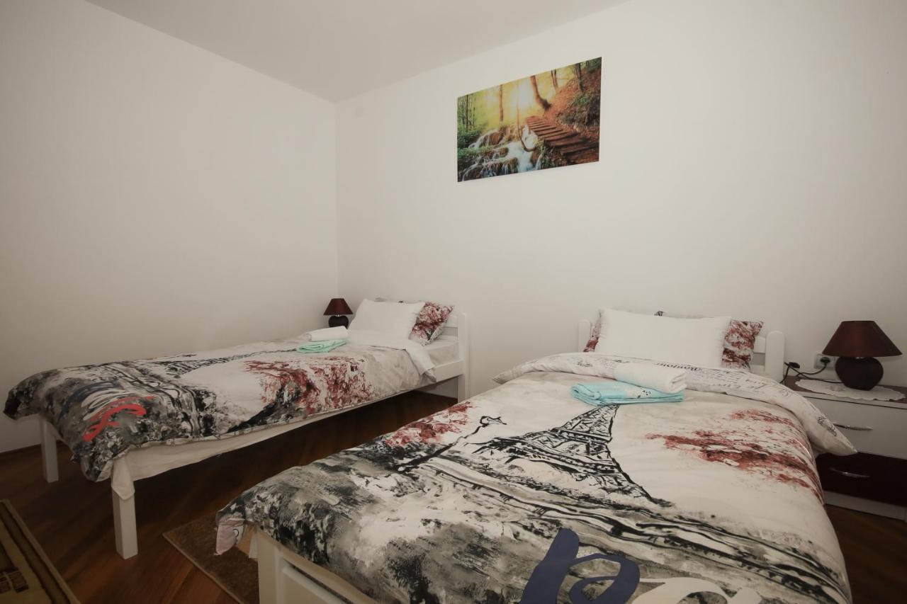 Apartman Lucija & Luka Otočac Zewnętrze zdjęcie